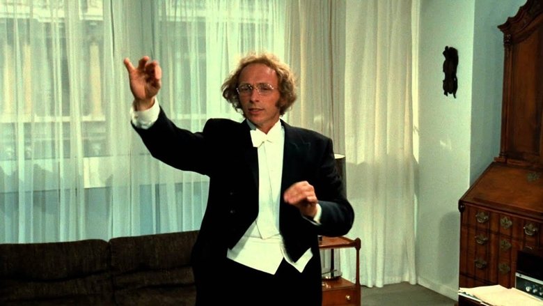 кадр из фильма Высокий блондин в чёрном ботинке