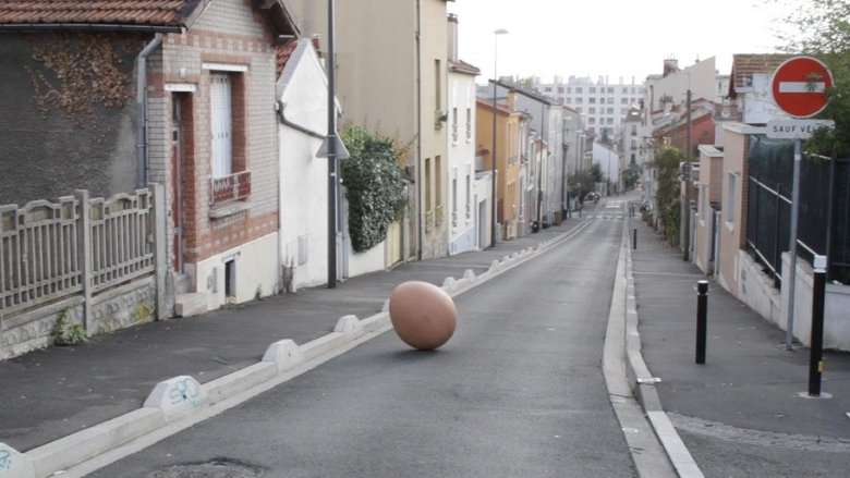 кадр из фильма Ovo