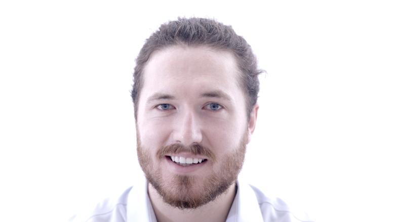 кадр из фильма you're doing great.