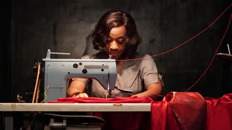 кадр из фильма Маленькое красное платье