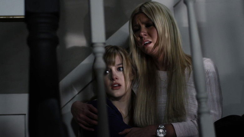 кадр из фильма Акулий торнадо