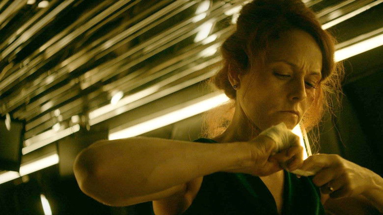 кадр из фильма Стеклянный гроб