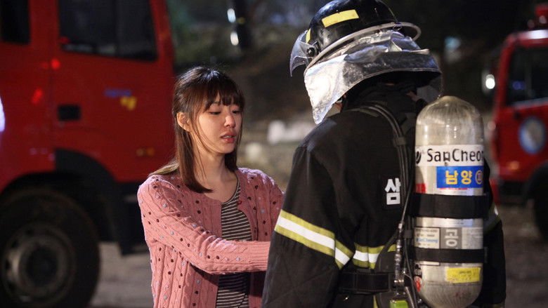 кадр из фильма 서서 자는 나무