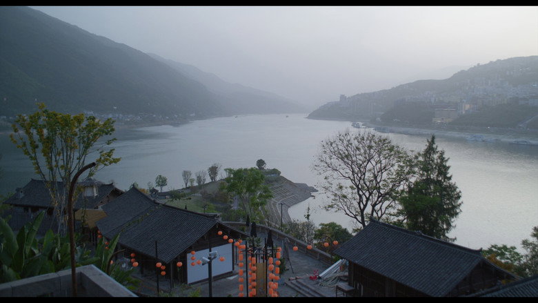 кадр из фильма Πίσω απ' τις Σκιές