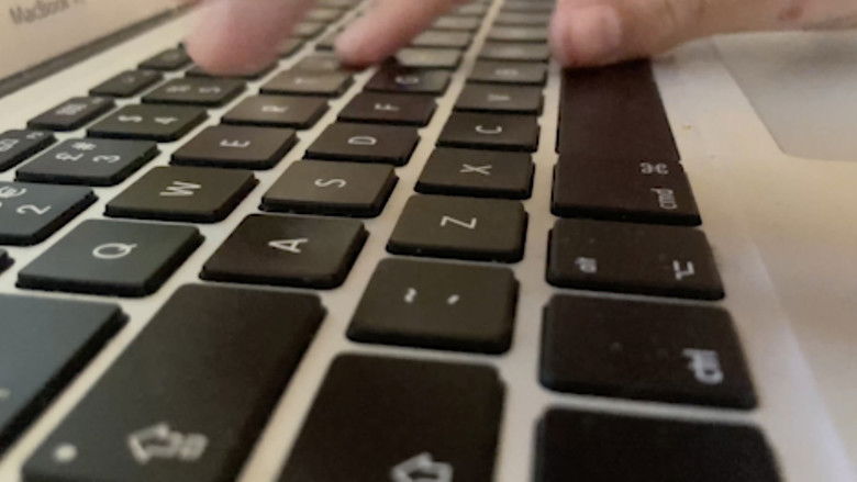 кадр из фильма Everything and Nothing at the Same Time