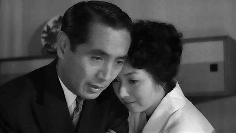 кадр из фильма Когда женщина поднимается по лестнице