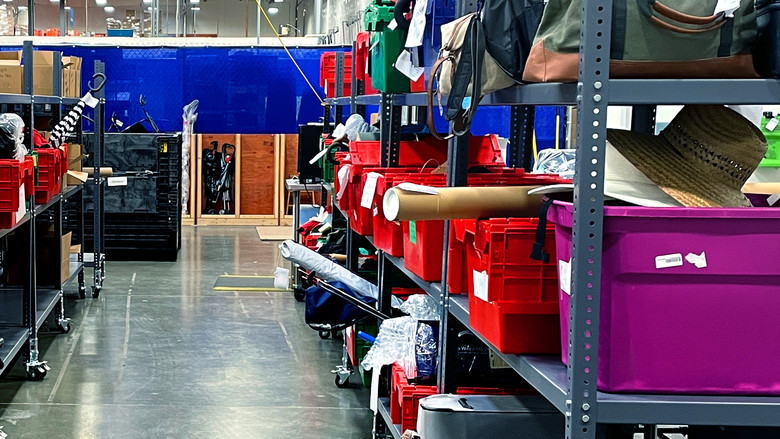 кадр из фильма Inside Airport Lost & Found