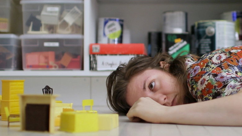 кадр из фильма Крошечная мебель