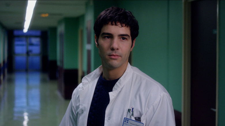 кадр из фильма Лечить живых