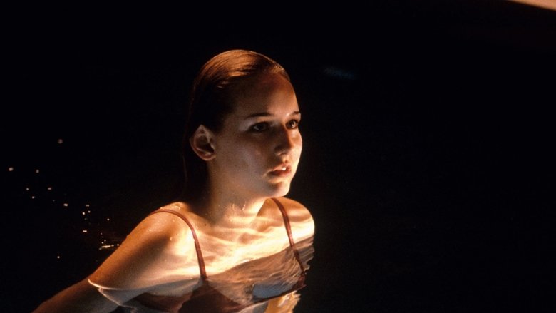 кадр из фильма Стеклянный дом