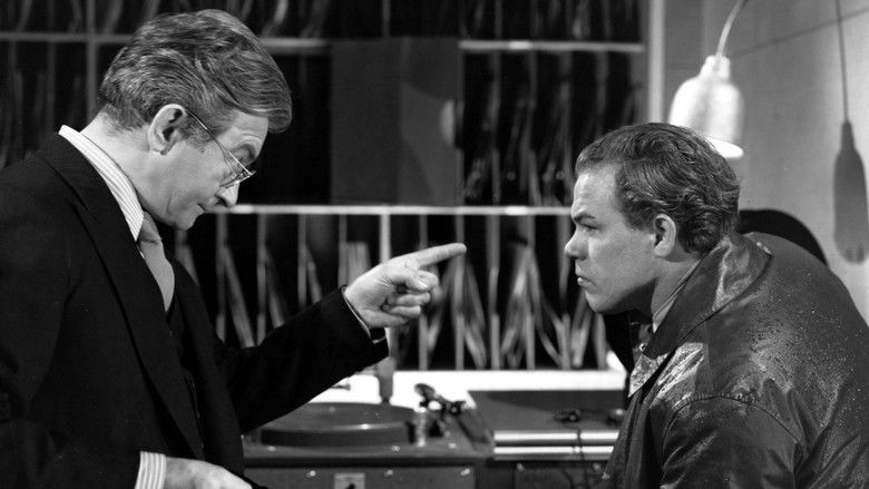 кадр из фильма The Unsuspected