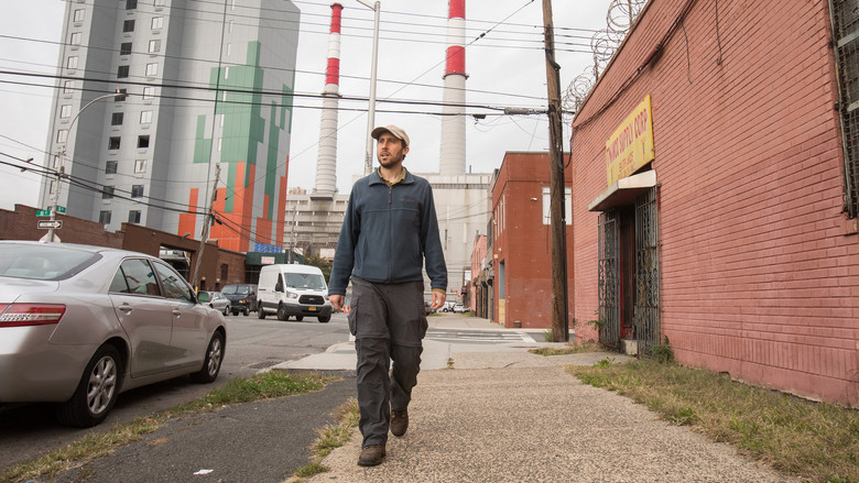 кадр из фильма Мир у твоих ног