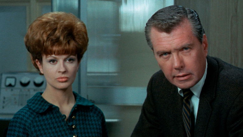 кадр из фильма Они прибыли из другого пространства