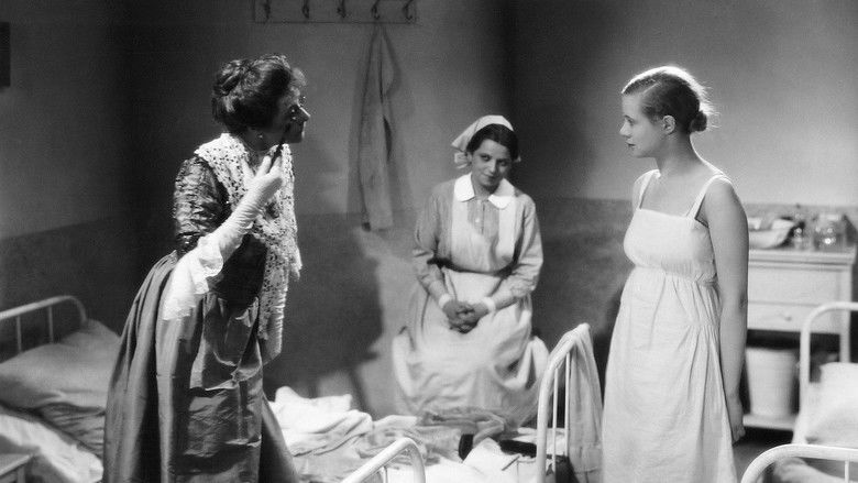 кадр из фильма Девушки в униформе