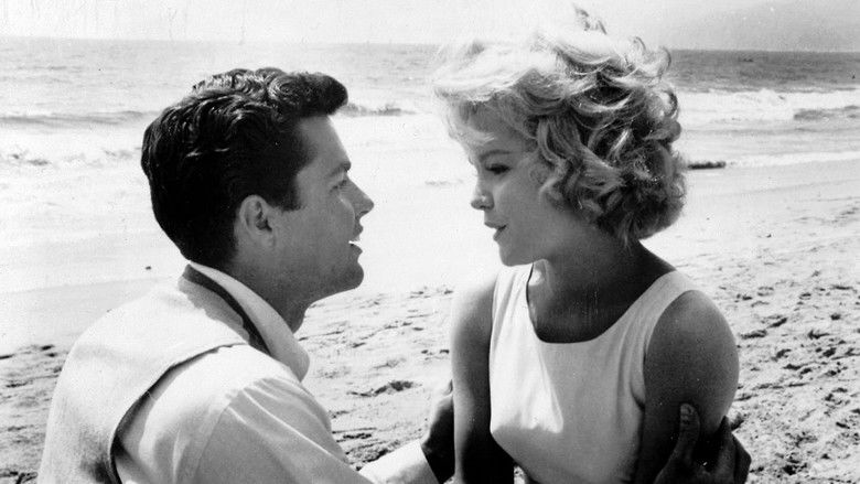 кадр из фильма Bachelor Flat