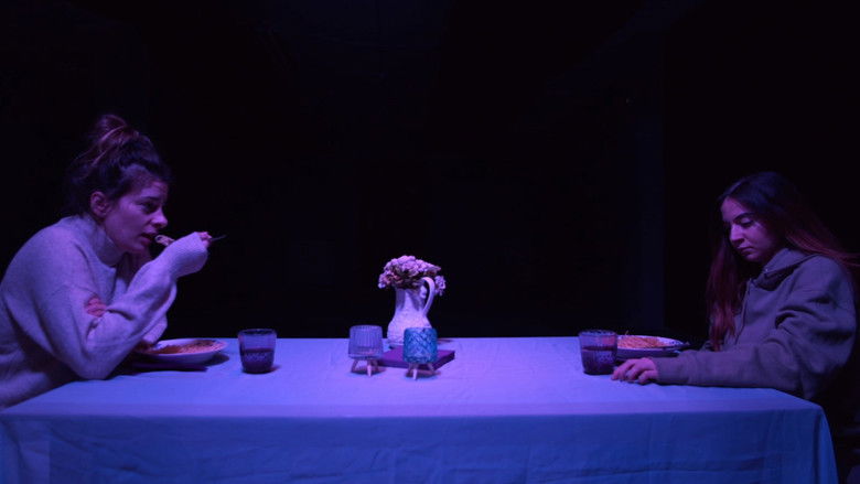 кадр из фильма ΚΡΑΤΑ ΜΕ