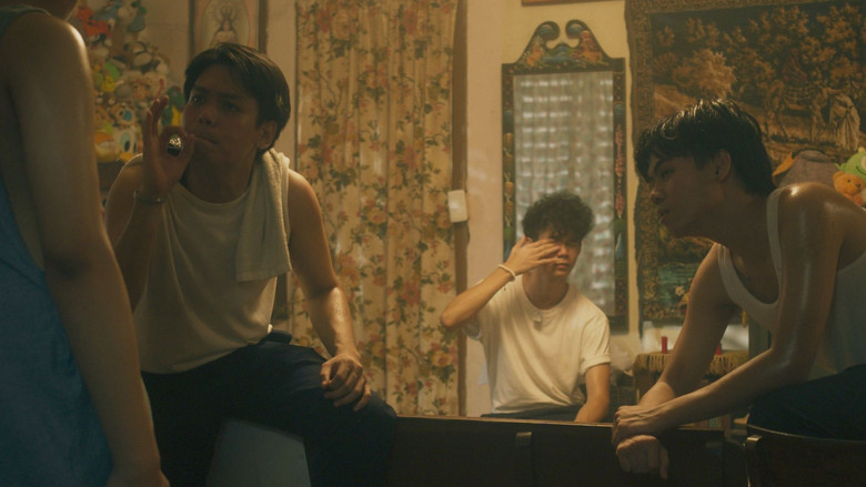 кадр из фильма Ang Halikan Sa Water Fountain