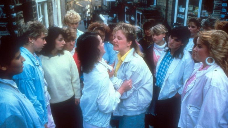 кадр из фильма Rita, Sue and Bob Too