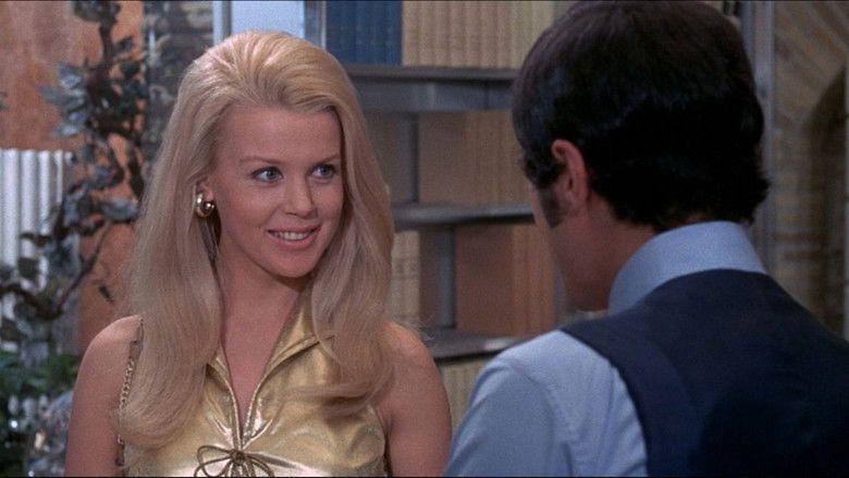 кадр из фильма Pussycat, Pussycat, I Love You