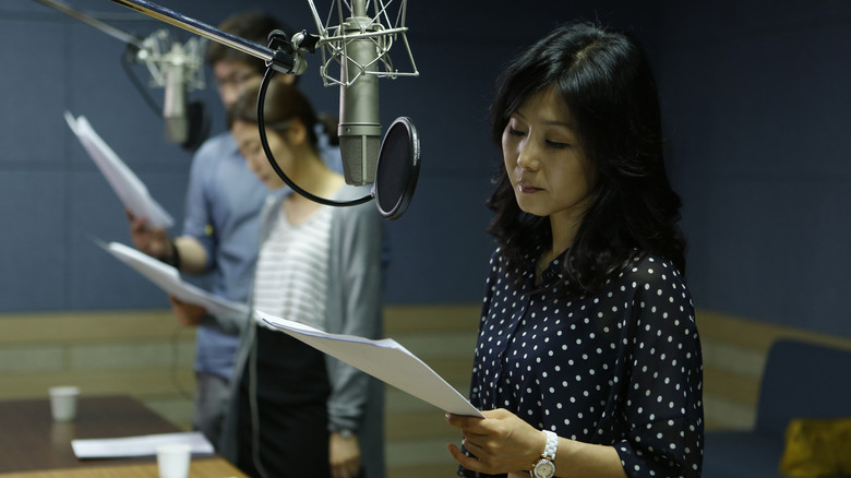 кадр из фильма 짐작보다 따뜻하게