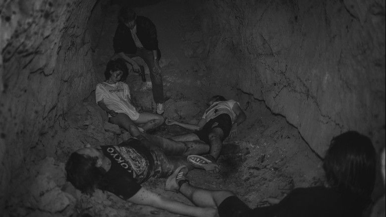 кадр из фильма DUŽNOST?