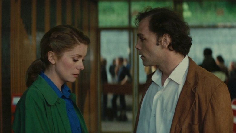 кадр из фильма Отель «Америка»