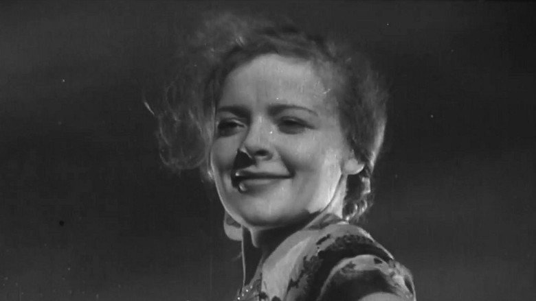 кадр из фильма Гармонь