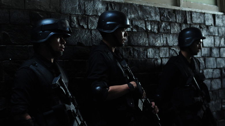 кадр из фильма Рейд