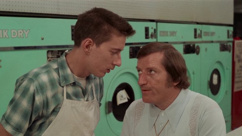 кадр из фильма L'eau chaude, l'eau frette