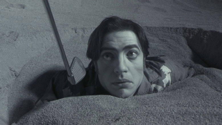 кадр из фильма Обезьянья кость