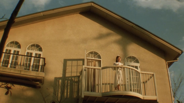 кадр из фильма すけべ妻　夫の留守に