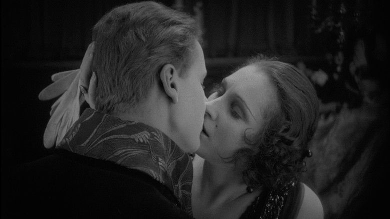 кадр из фильма Michael