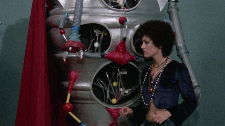 кадр из фильма Трава окрашенная в красный цвет