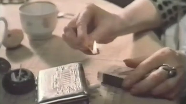 кадр из фильма Добрые услуги