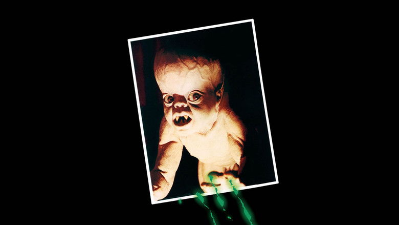 кадр из фильма Оно живо снова