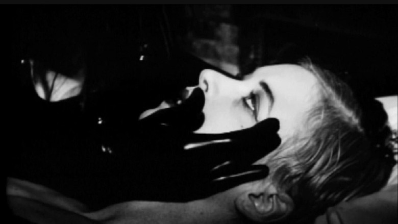 кадр из фильма The Black Glove