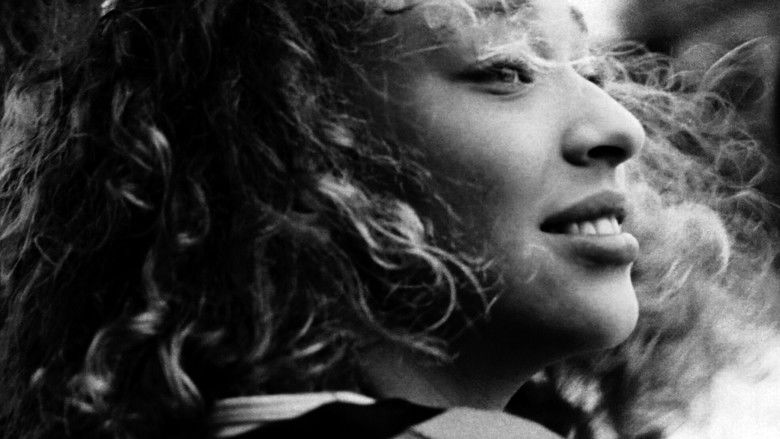 кадр из фильма Сладкая жизнь