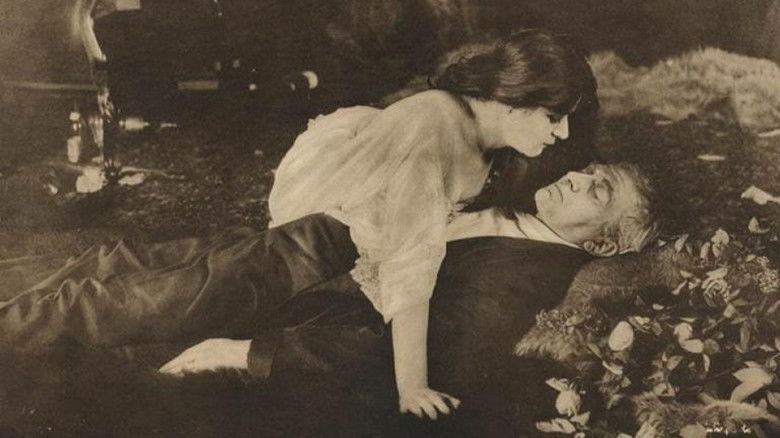 кадр из фильма A Fool There Was