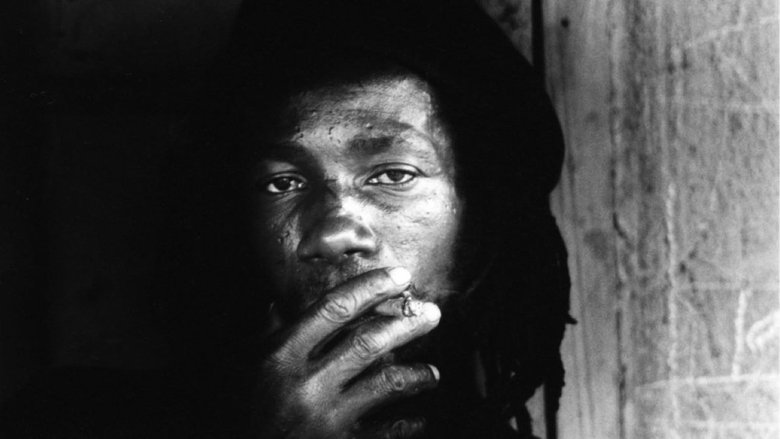 кадр из фильма REW-FFWD