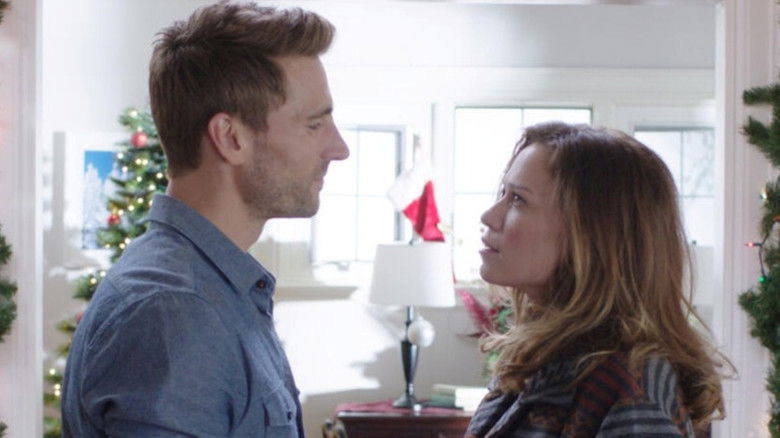 кадр из фильма Рождество в заснеженной гостинице