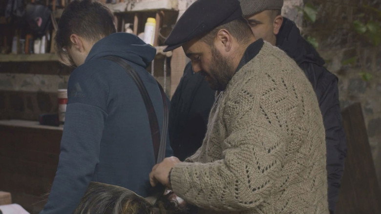 кадр из фильма Под кожите