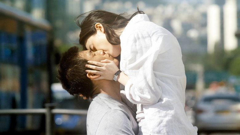 кадр из фильма Любовь 911