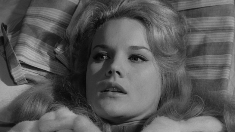 кадр из фильма Station Six-Sahara