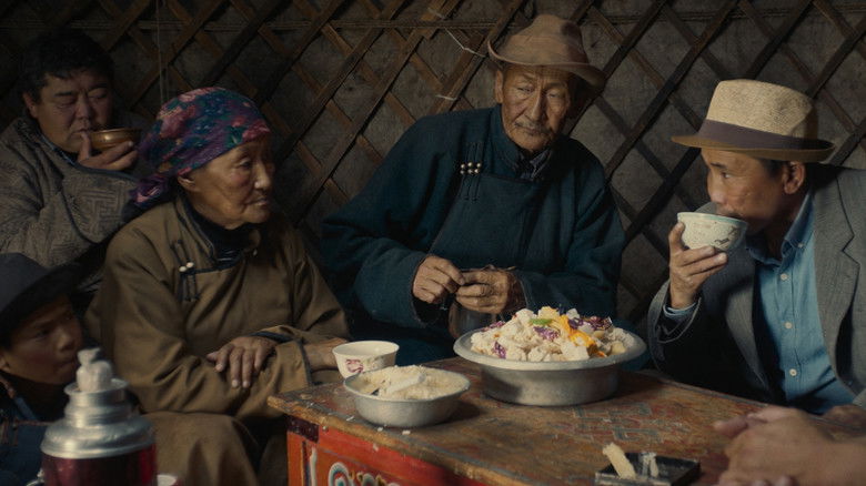 кадр из фильма Эргэж ирэхгүй намар