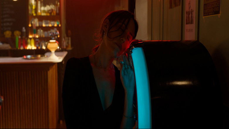 кадр из фильма Una Noche en El Cósmico