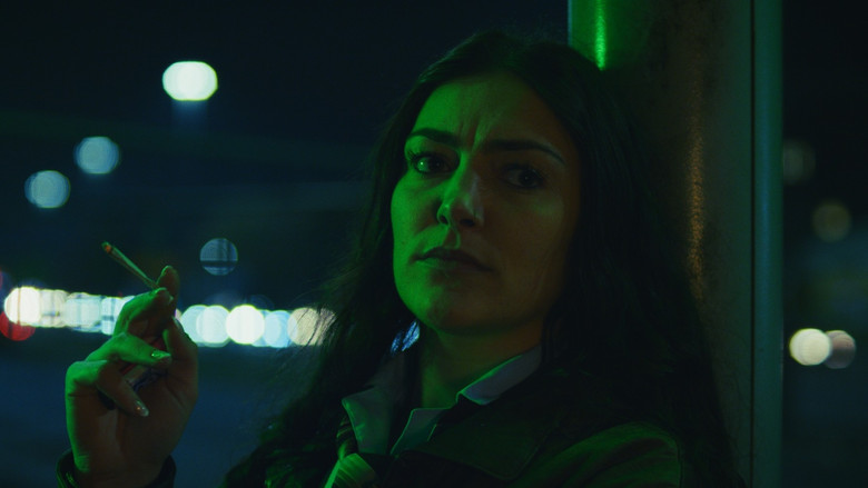 кадр из фильма Kiss Me Thru The Phone