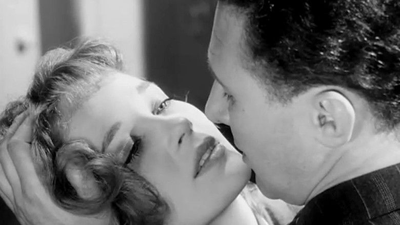 кадр из фильма Женщина в халате