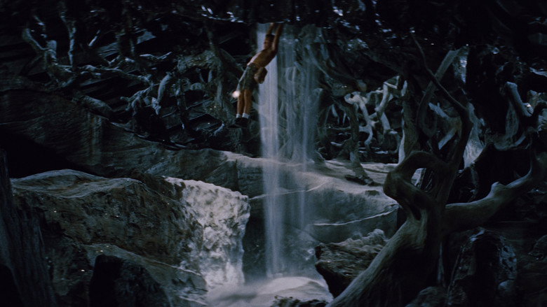 кадр из фильма Путешествие к центру Земли