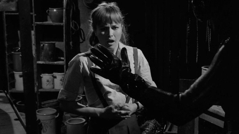 кадр из фильма Постоялый двор на Темзе