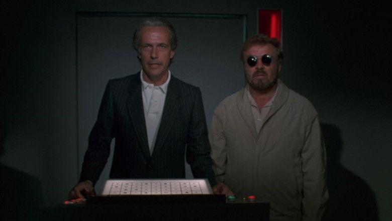 кадр из фильма Стальные руки